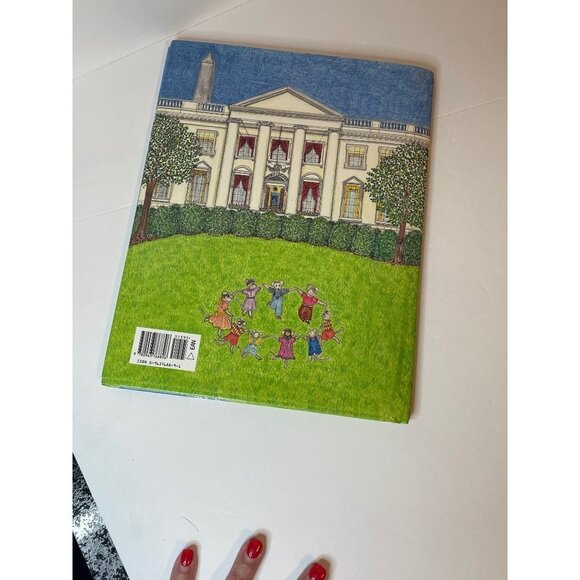 Woodrow, the White House Mouse Signed Hardback Picture Book - Picture 8 of 10